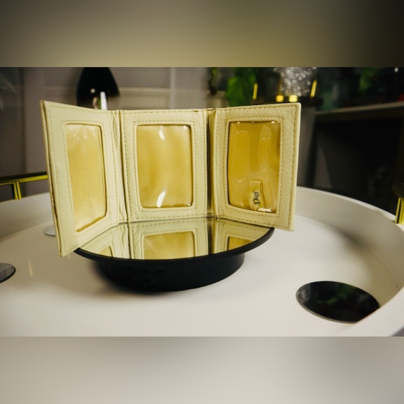 DIOR Tri-folder Leather Card Holder - Picture 5 of 5